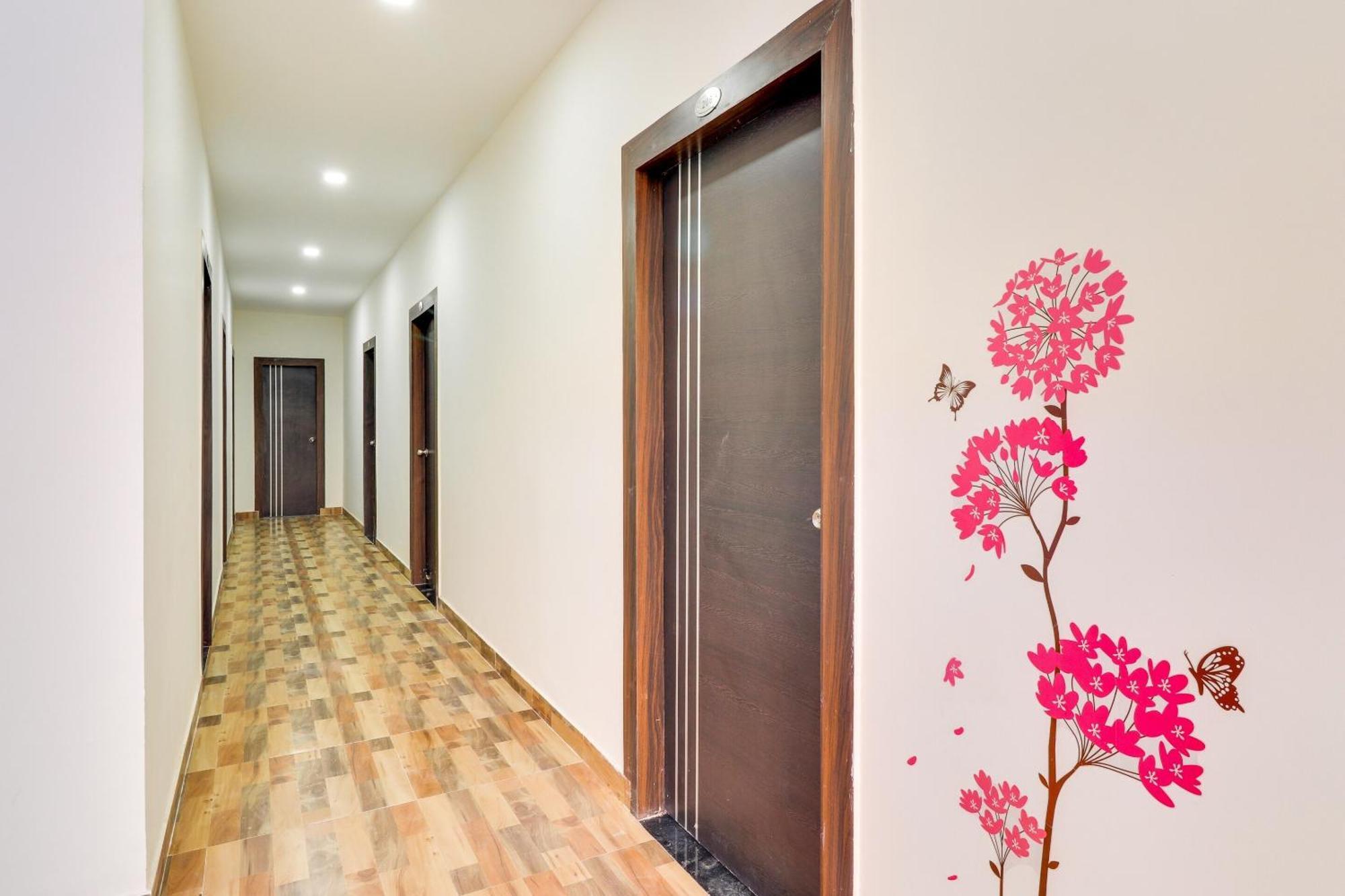 Collection O Pratik Inn Chinhat Exterior foto