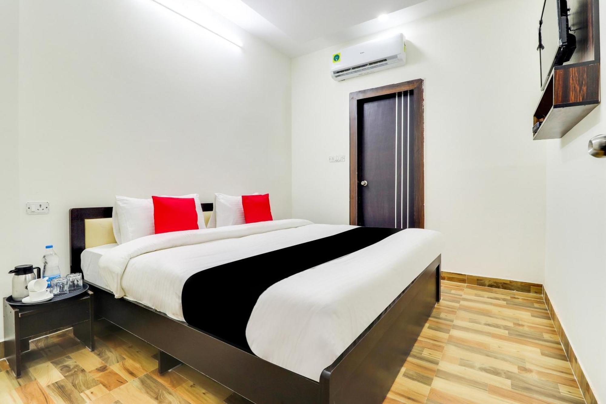 Collection O Pratik Inn Chinhat Exterior foto